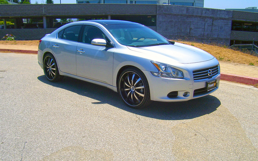 photo 3 Nissan Maxima custom wheels Versante 219 22x8.5, ET +35, tire size 245/30 R22. x ET 
