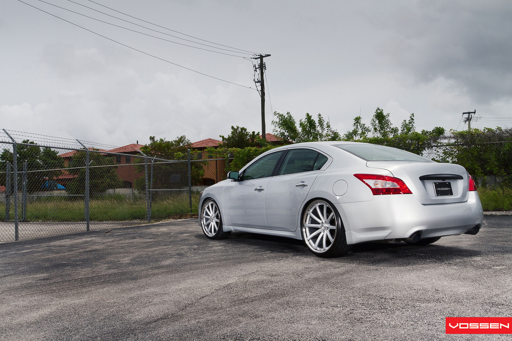 photo 3 Nissan Maxima custom wheels   22x9.0, ET , tire size X R22. 22x10.5 ET 