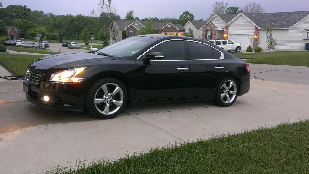 photo 2 Nissan Maxima custom wheels OEM Nissan 350Z 18x8.0, ET +30, tire size X R18. 18x8.5 ET+33 