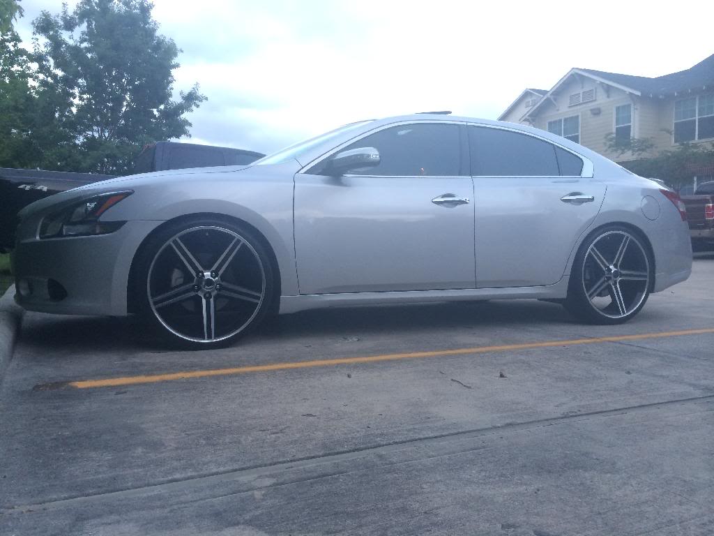 photo 1 Nissan Maxima custom wheels   22x, ET , tire size 245/30 R22. x ET 
