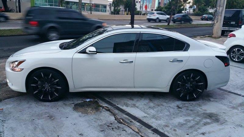 photo 1 Nissan Maxima custom wheels Lexani CSS 20x, ET , tire size X R20. x ET 