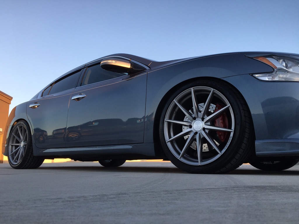 photo 1 Nissan Maxima custom wheels Rohana RF1 20x9.0, ET +35, tire size 255/35 R20. 20x10.0 ET+45 295/30 R20