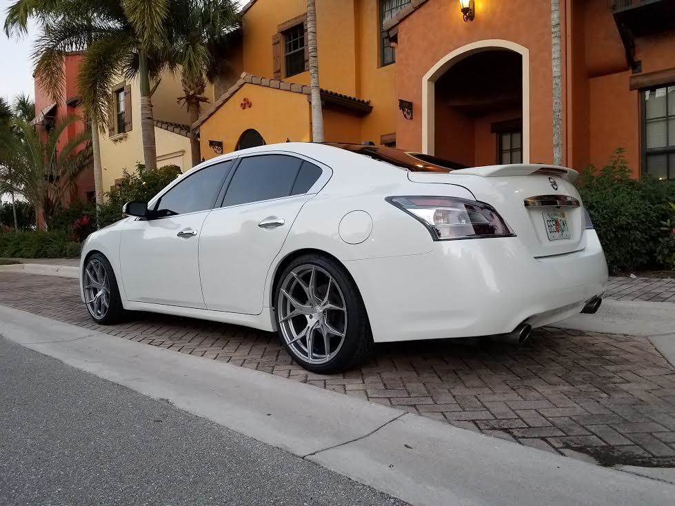 photo 4 Nissan Maxima custom wheels Rohana RFX5 20x10.0, ET +40, tire size X R20. x ET