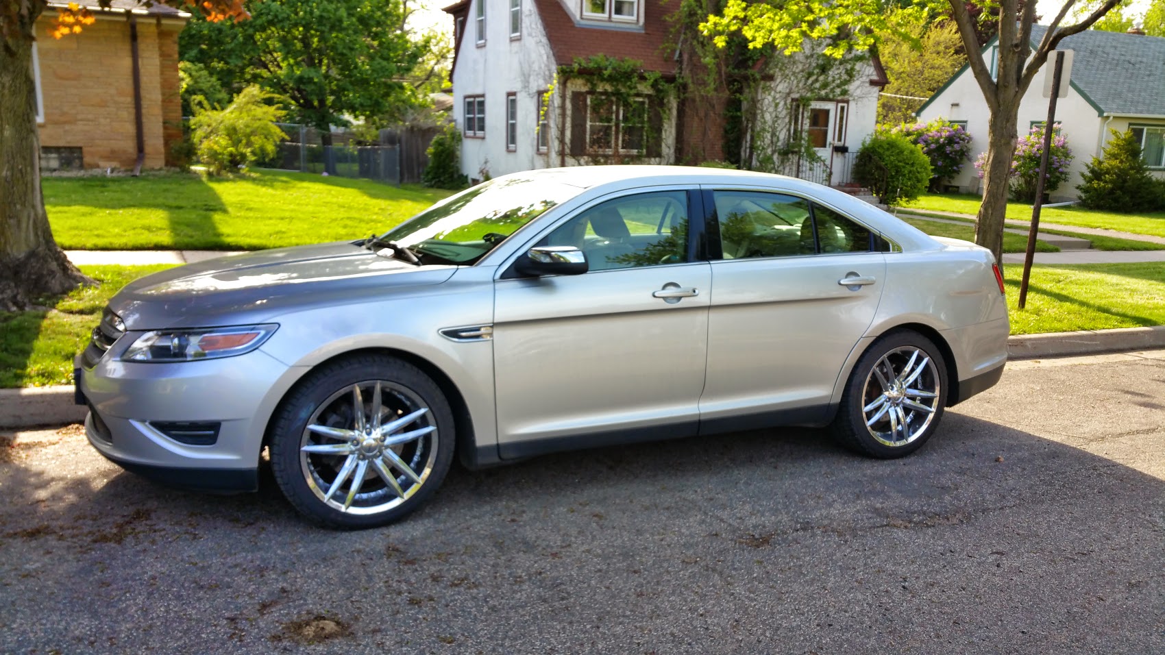 photo 1 Ford Taurus custom wheels   20x, ET , tire size 245/45 R20. x ET 