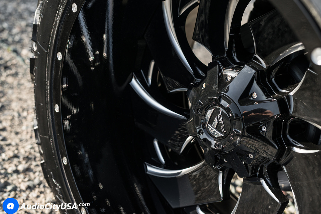 photo 4 Chevrolet Silverado 2500HD custom wheels Fuel Cleaver D239 22x14.0, ET , tire size 345/55 R22. x ET 