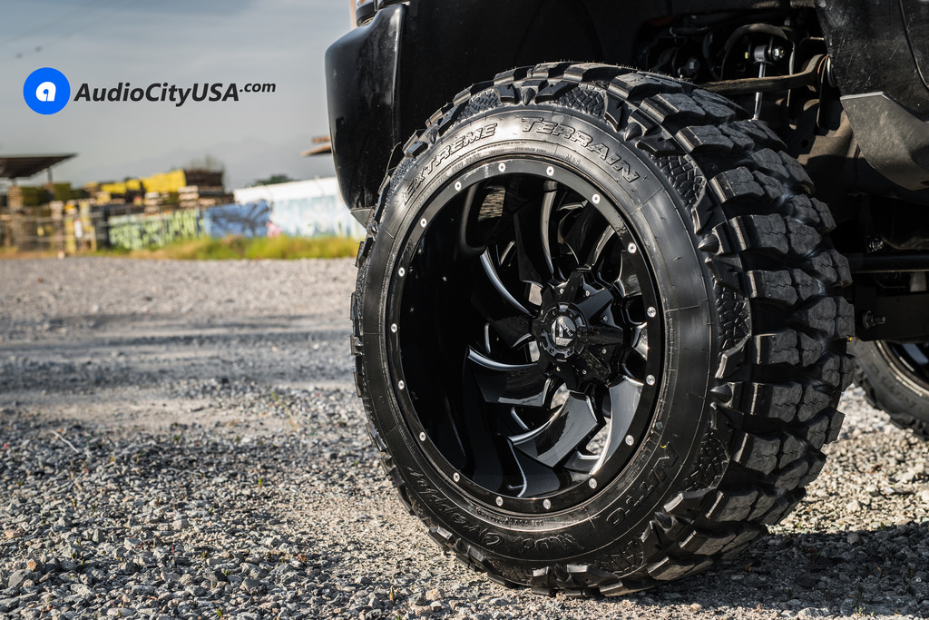 photo 1 Chevrolet Silverado 2500HD custom wheels Fuel Cleaver D239 22x14.0, ET , tire size 345/55 R22. x ET 