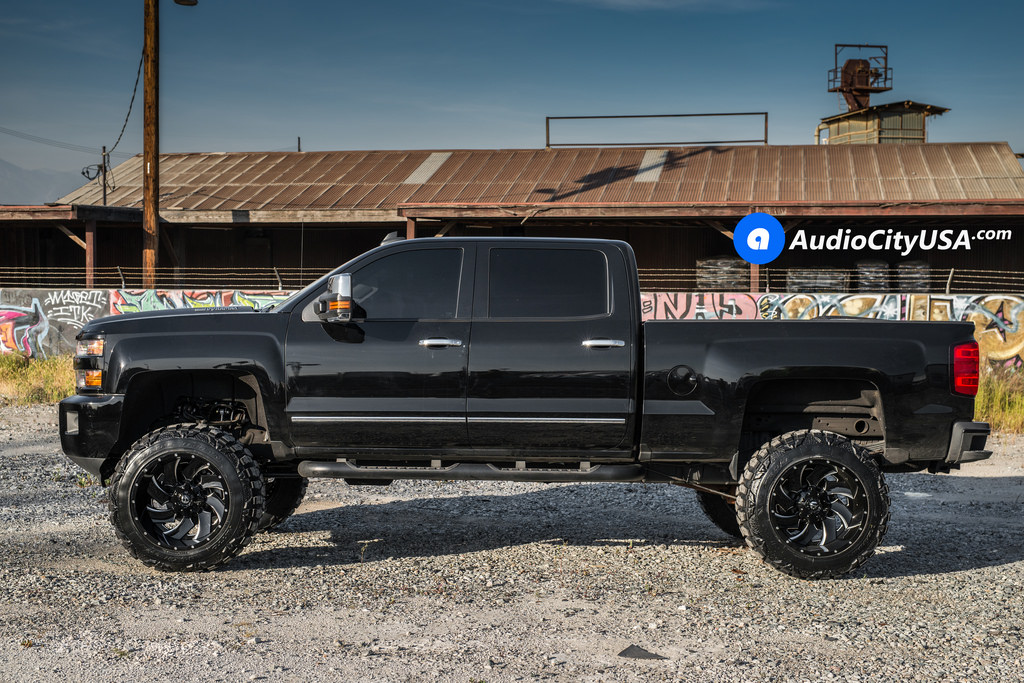 photo 2 Chevrolet Silverado 2500HD custom wheels Fuel Cleaver D239 22x14.0, ET , tire size 345/55 R22. x ET 