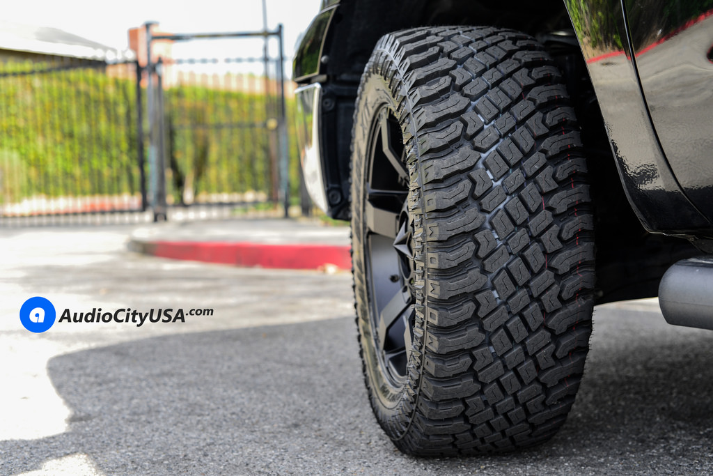 photo 4 Toyota Tundra custom wheels XD 811 Rockstar 2 20x9.0, ET , tire size 315/50 R20. x ET