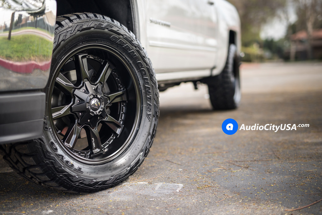 photo 5 Chevrolet Silverado 1500 custom wheels Fuel D604 Hydro 20x9.0, ET , tire size 315/50 R20. x ET 