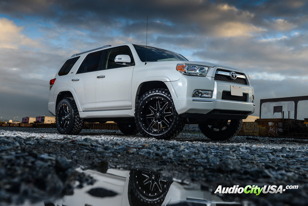 photo 2 Toyota 4Runner custom wheels Fuel D538 20x10.0, ET , tire size 315/50 R20. x ET 