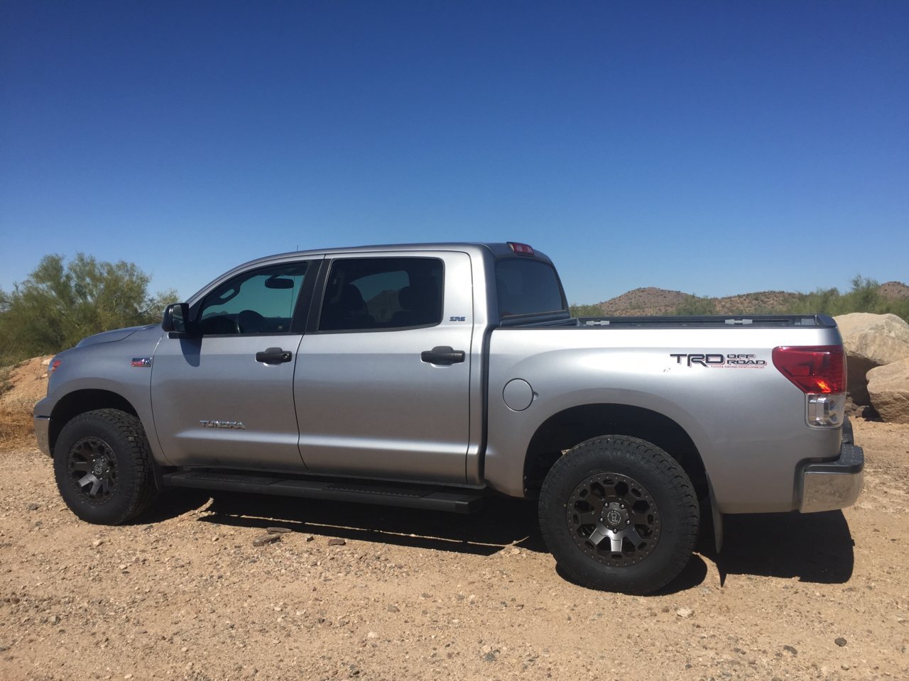 photo 1 Toyota Tundra custom wheels Black Rhino  Warlords 18x, ET +12, tire size 275/70 R18. x ET 