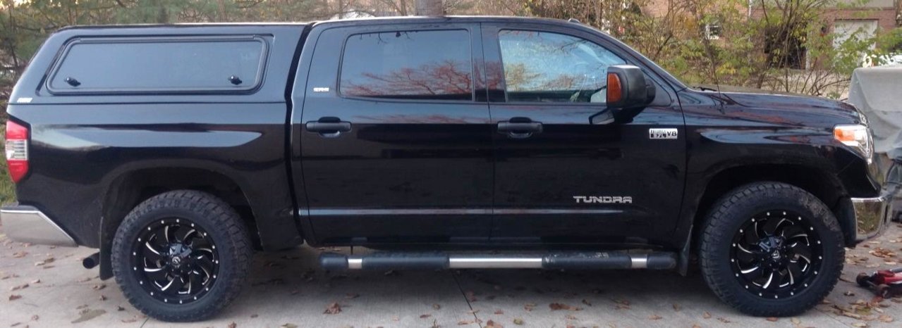 photo 1 Toyota Tundra custom wheels Fuel Cleaver D574 20x9.0, ET +20, tire size 275/60 R20. x ET 