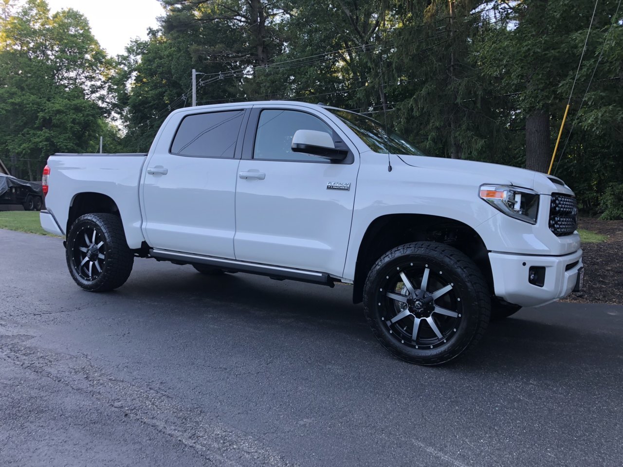 photo 1 Toyota Tundra custom wheels Fuel Maverick D537 22x9.5, ET , tire size 285/55 R22. x ET 