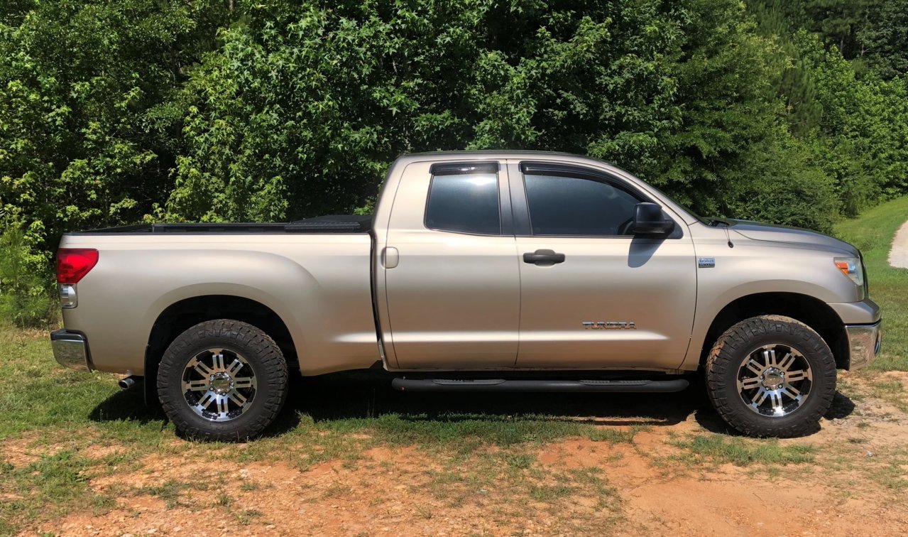 photo 2 Toyota Tundra custom wheels Vision Off-Road 375 Warrior 18x8.5, ET +25, tire size 275/70 R18. x ET