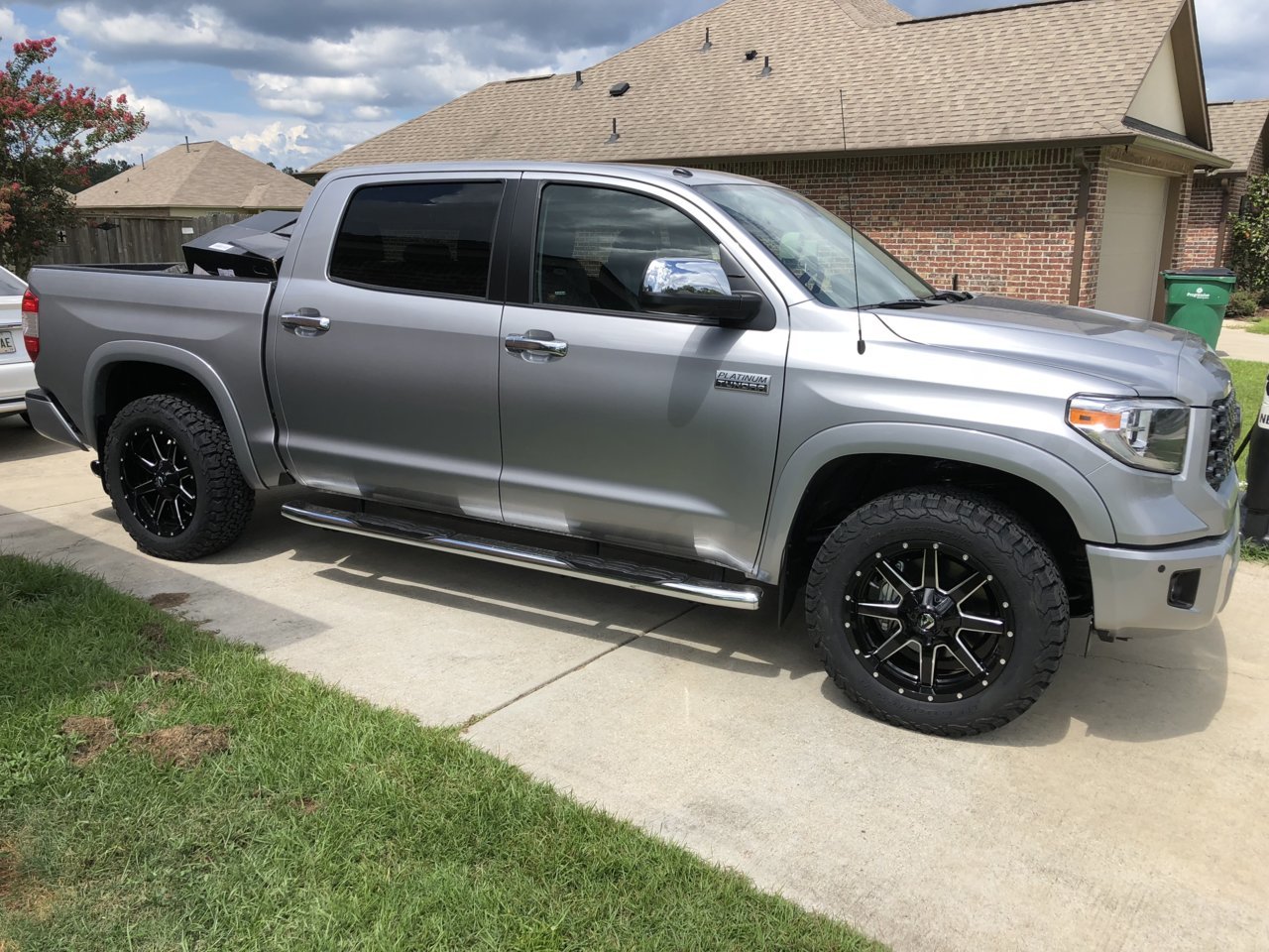photo 1 Toyota Tundra custom wheels Fuel D610 Mavericks 20x9.0, ET +20, tire size 275/60 R20. x ET 