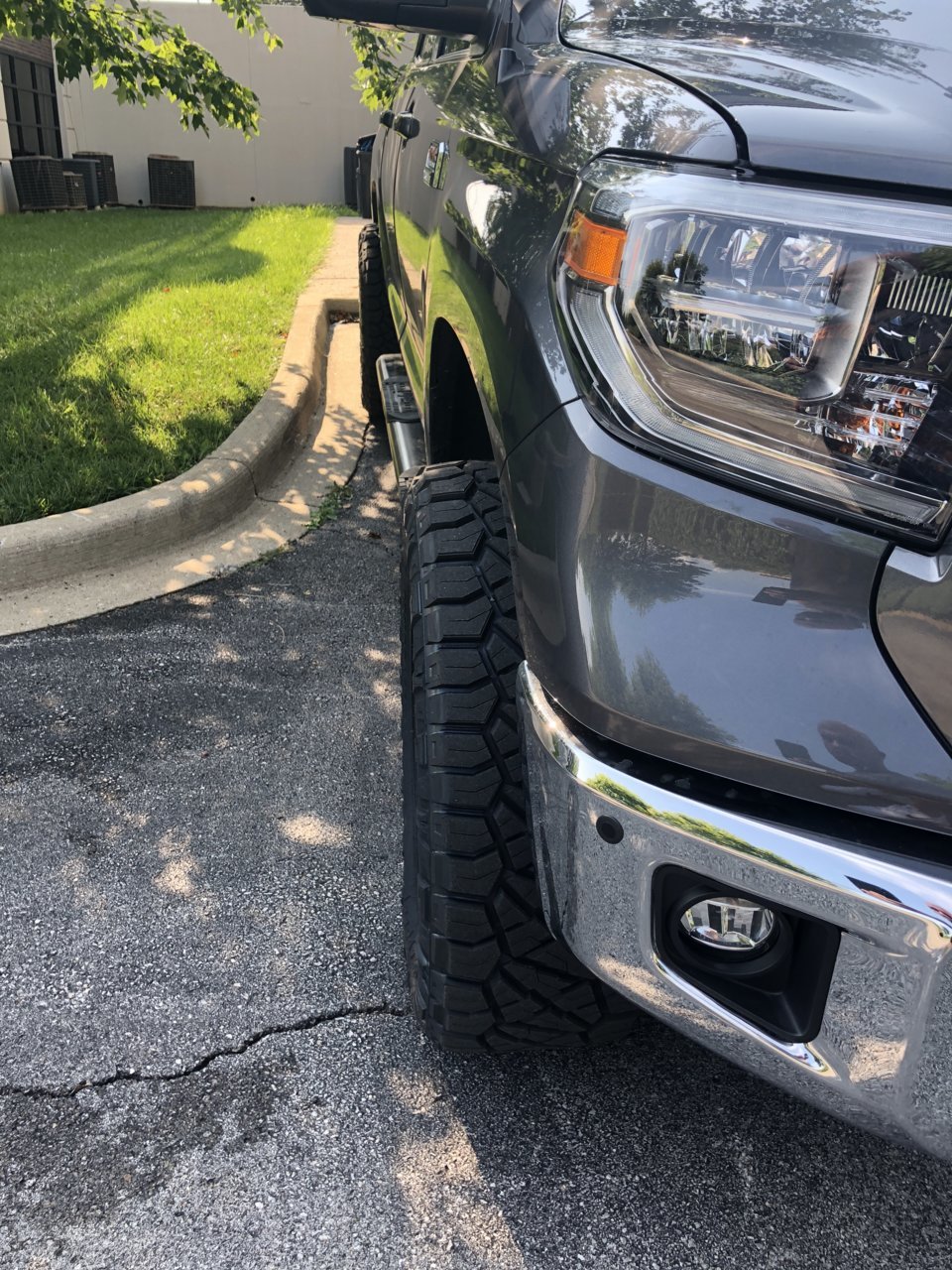 photo 2 Toyota Tundra custom wheels Fuel Couplers D556 20x, ET +1, tire size 295/60 R20. x ET 