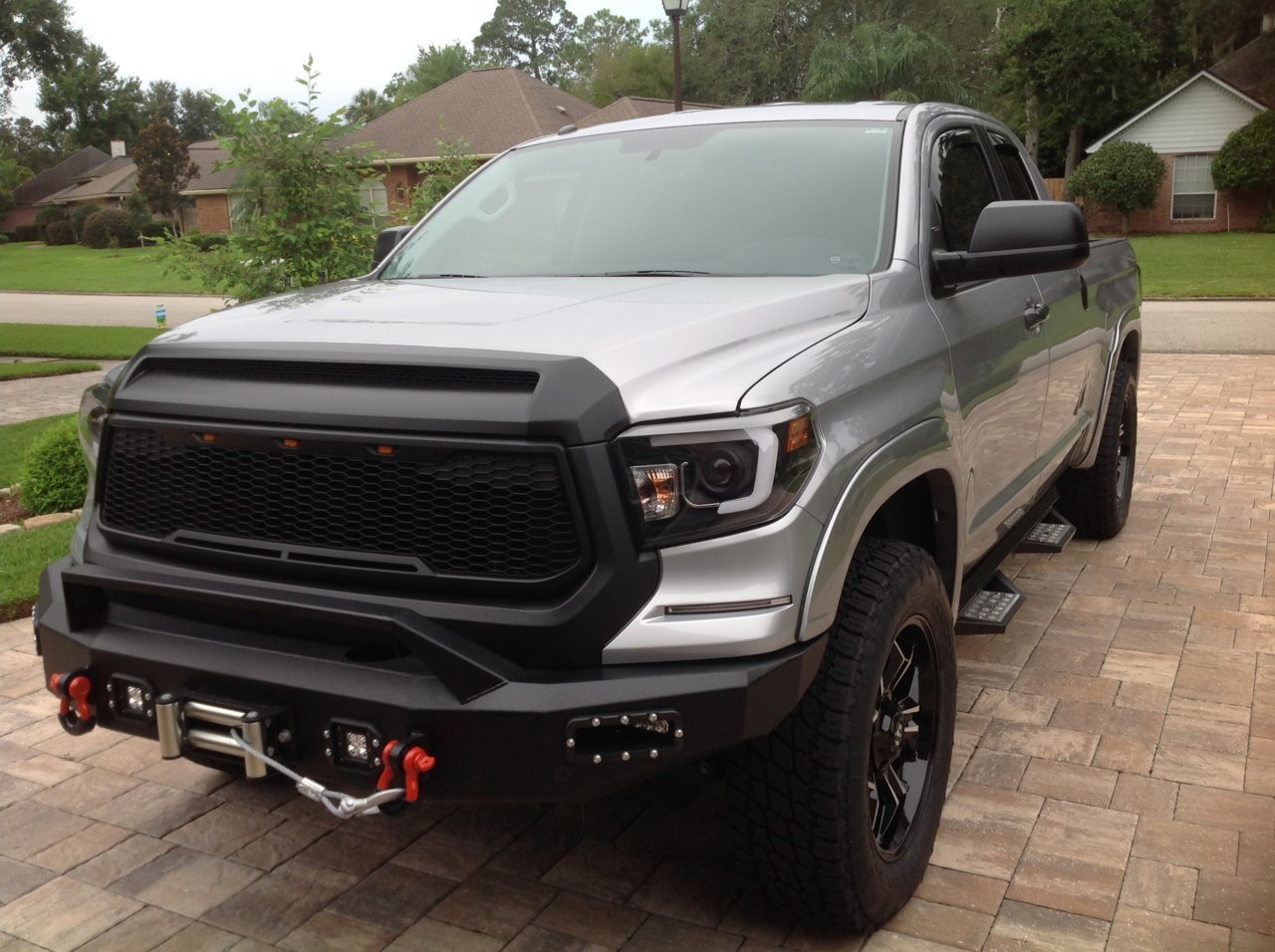 photo 1 Toyota Tundra custom wheels Fuel Avenger D606  20x, ET +20, tire size 285/65 R20. x ET 