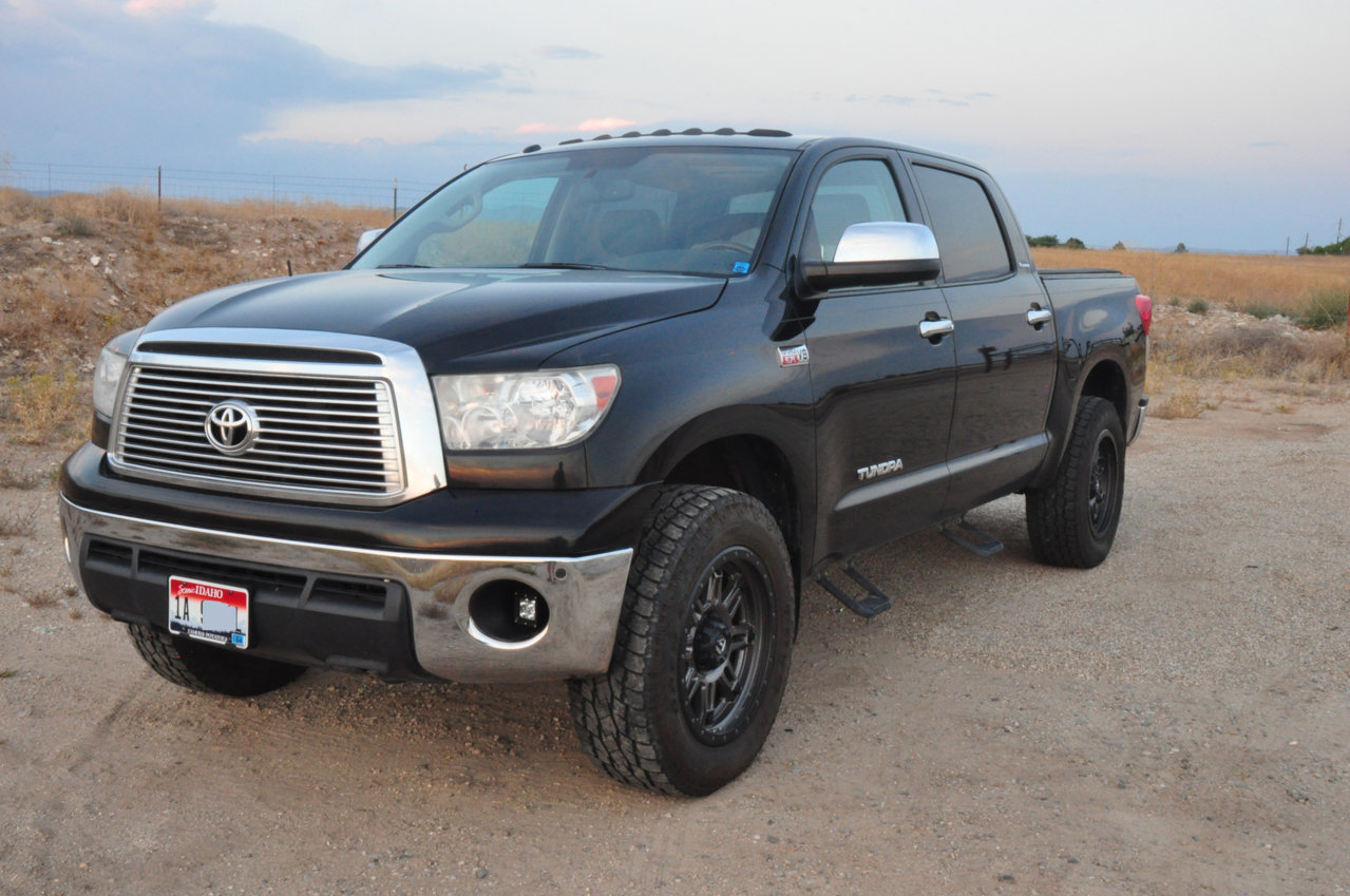photo 2 Toyota Tundra custom wheels Fuel D625 Hostage 20x, ET , tire size 275/65 R20. x ET 