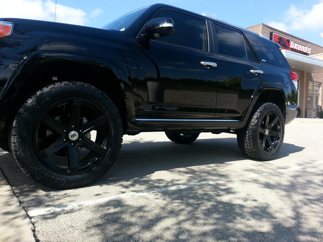 photo 2 Toyota 4Runner custom wheels Black Rhino Peak 22x9.5, ET +30, tire size 285/50 R22. x ET 