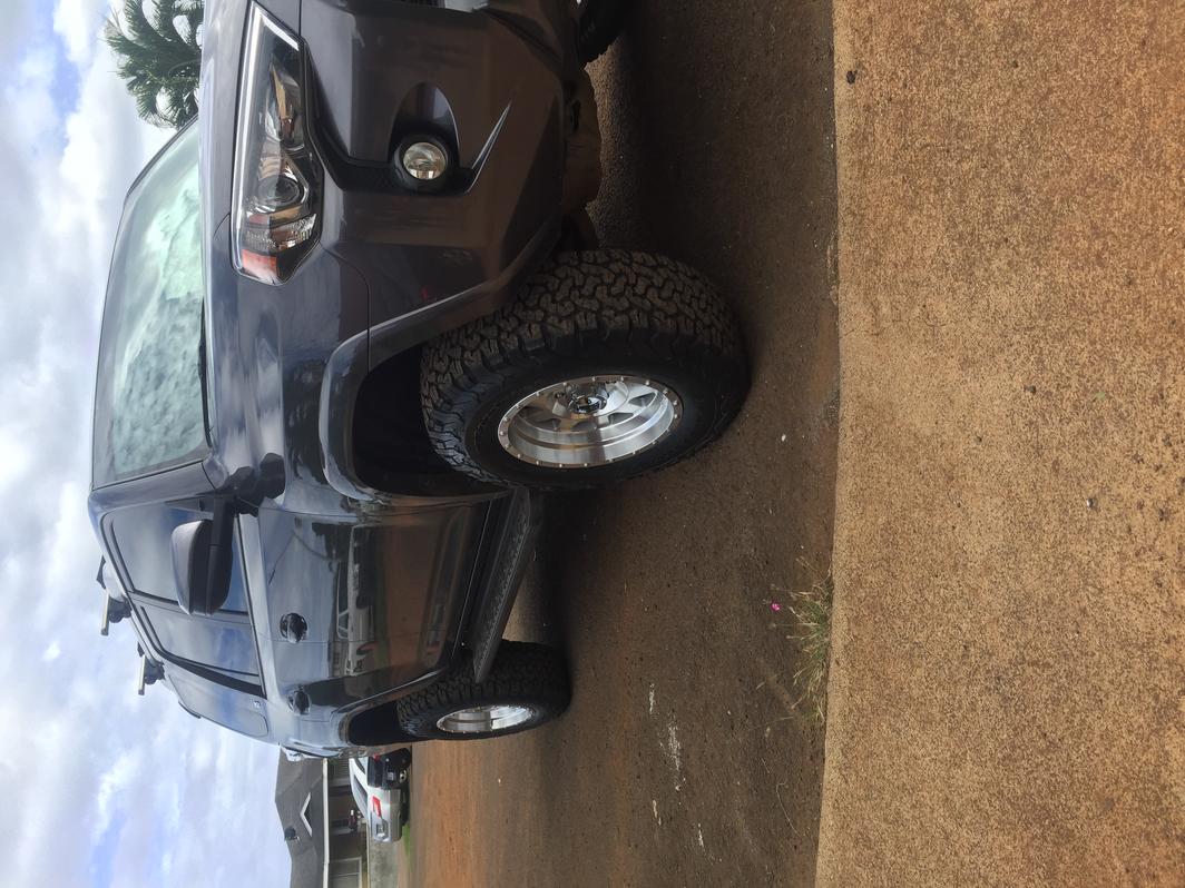 photo 3 Toyota 4Runner custom wheels Method wheels 17x9.0, ET -12, tire size 285/70 R17. x ET 