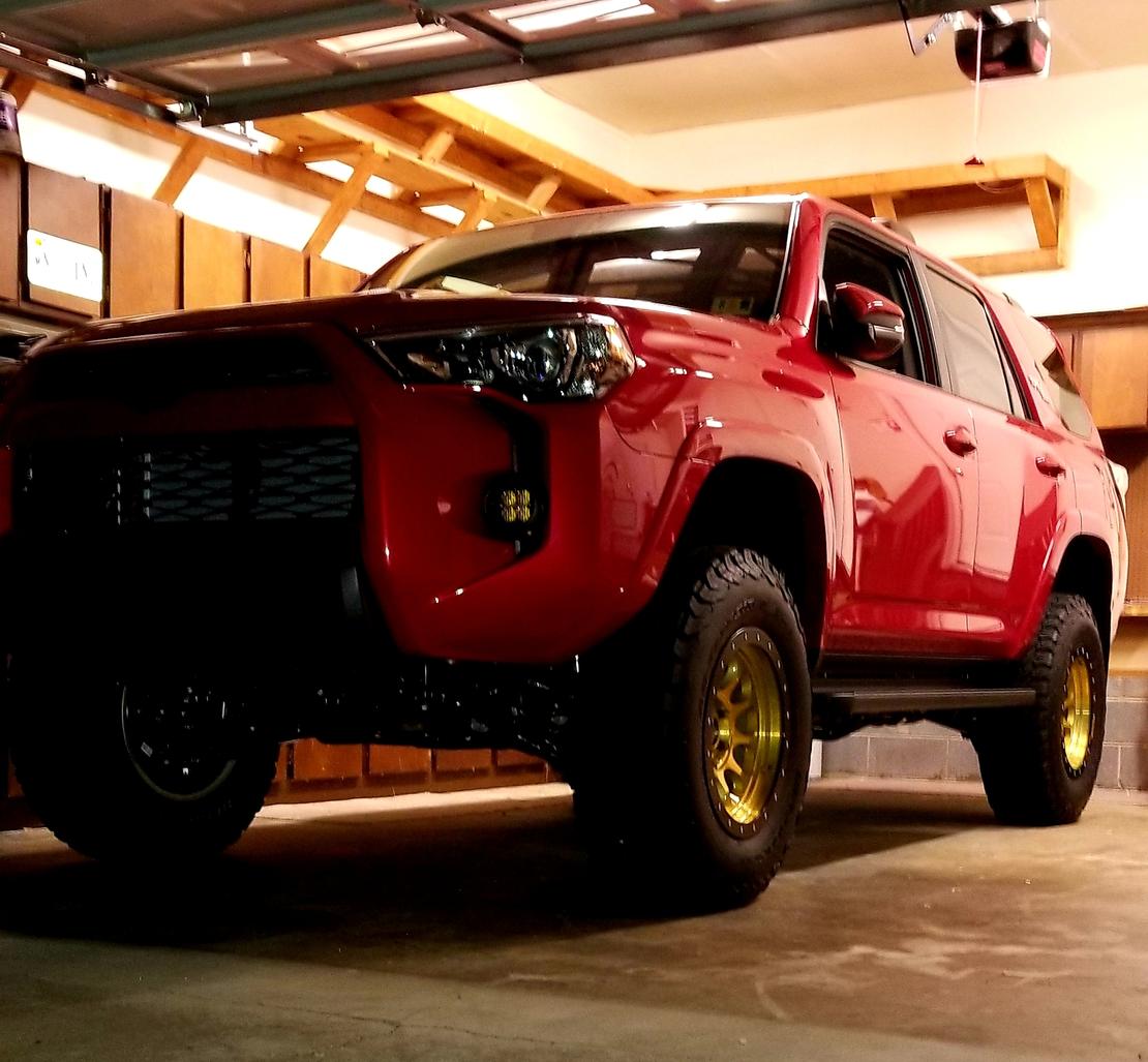 photo 2 Toyota 4Runner custom wheels SCS  Ray 10  17x8.5, ET -12, tire size X R17. x ET 