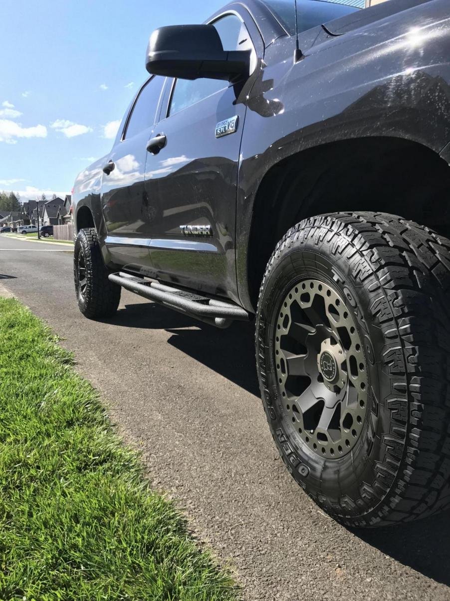 photo 1 Toyota Tundra custom wheels   18x9.0, ET , tire size 295/70 R18. x ET 