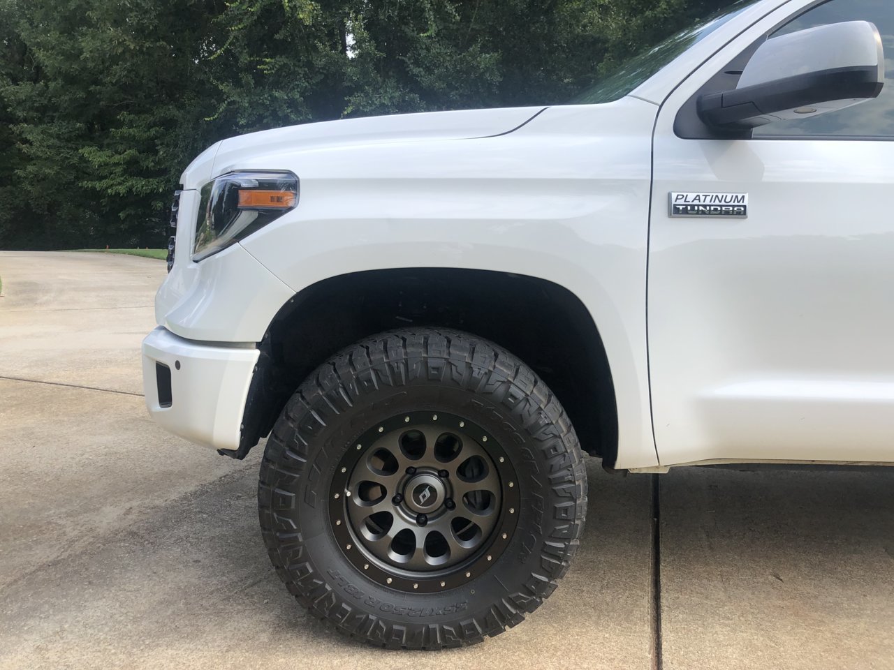 photo 1 Toyota Tundra custom wheels 18x9.0, ET +25, tire size 35X12.5 R18. x ET