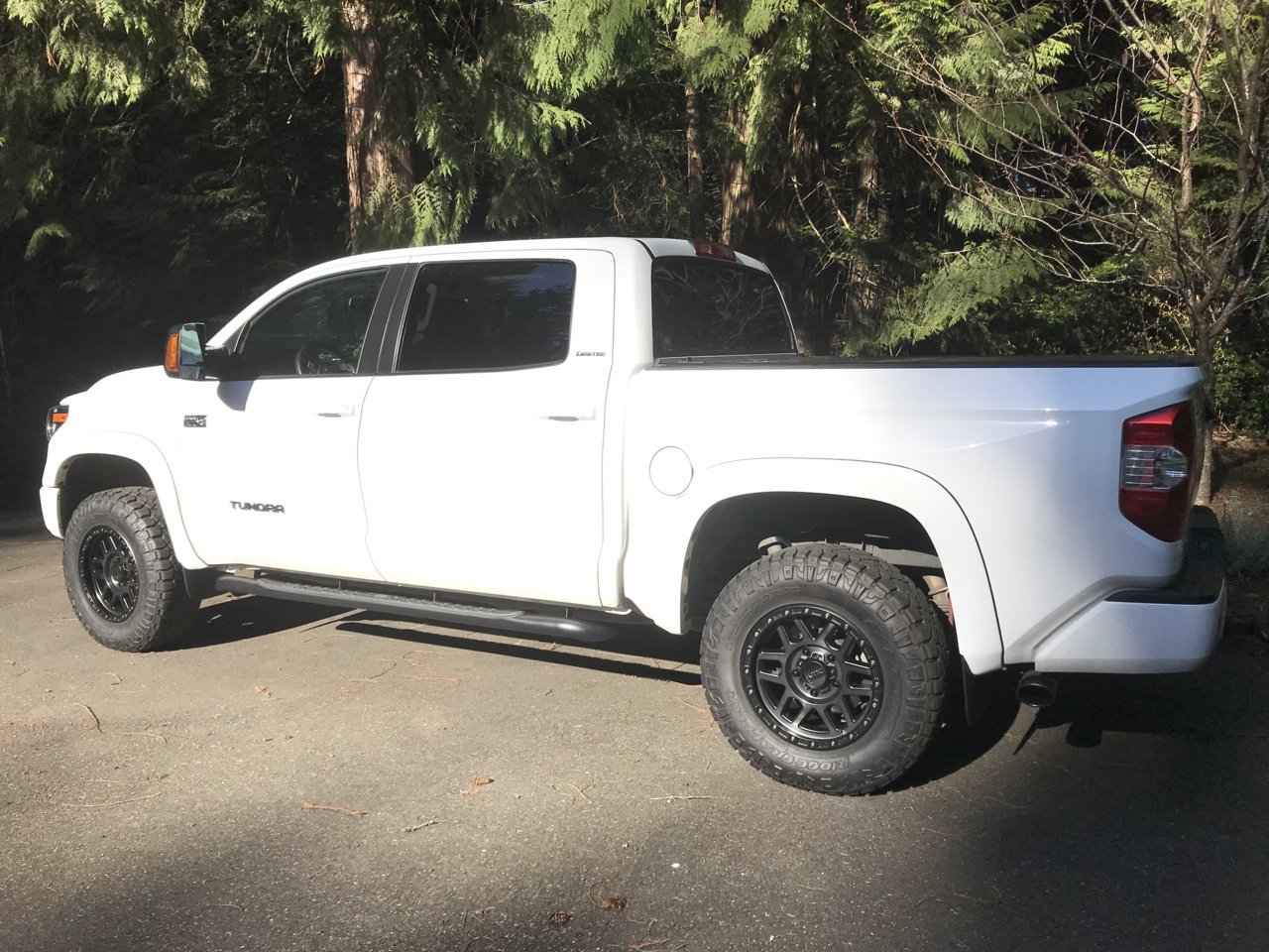photo 3 Toyota Tundra custom wheels   18x9.0, ET +25, tire size 285/70 R18. x ET 