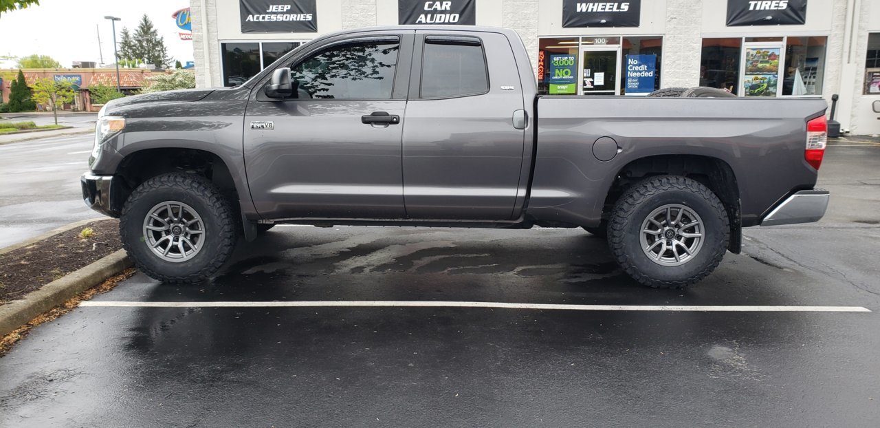 photo 1 Toyota Tundra custom wheels 17x8.5, ET +25, tire size 285/75 R17. x ET