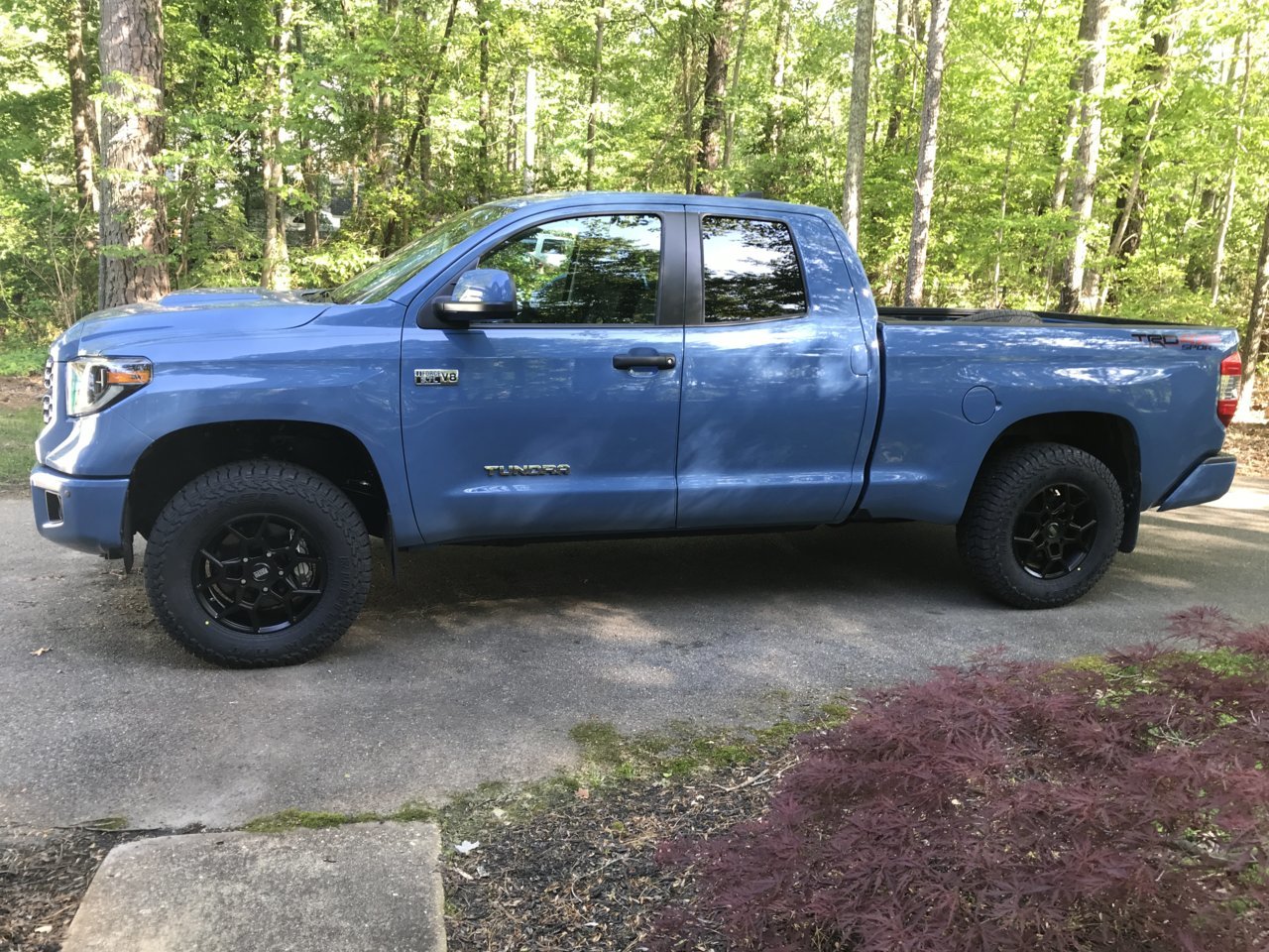 photo 1 Toyota Tundra custom wheels   18x8.0, ET , tire size 275/70 R18. x ET 