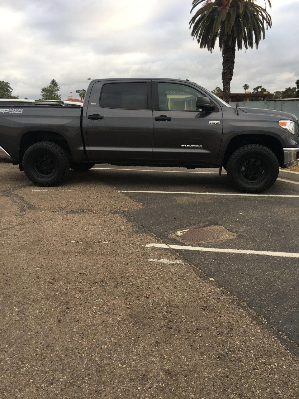 photo 1 Toyota Tundra custom wheels 17x8.5, ET 0, tire size 295/70 R17. x ET
