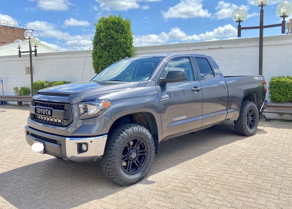 photo 1 Toyota Tundra custom wheels RSSV Krawler 18x8.0, ET +30, tire size 275/70 R18. x ET 