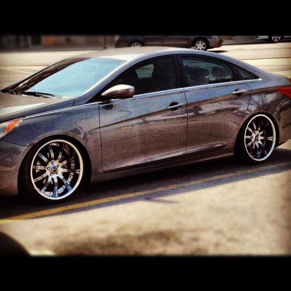 photo 1 Hyundai Sonata custom wheels Rohana  RL10 20x10.0, ET +25, tire size 225/35 R20. 20x10.0 ET+35 245/30 R20