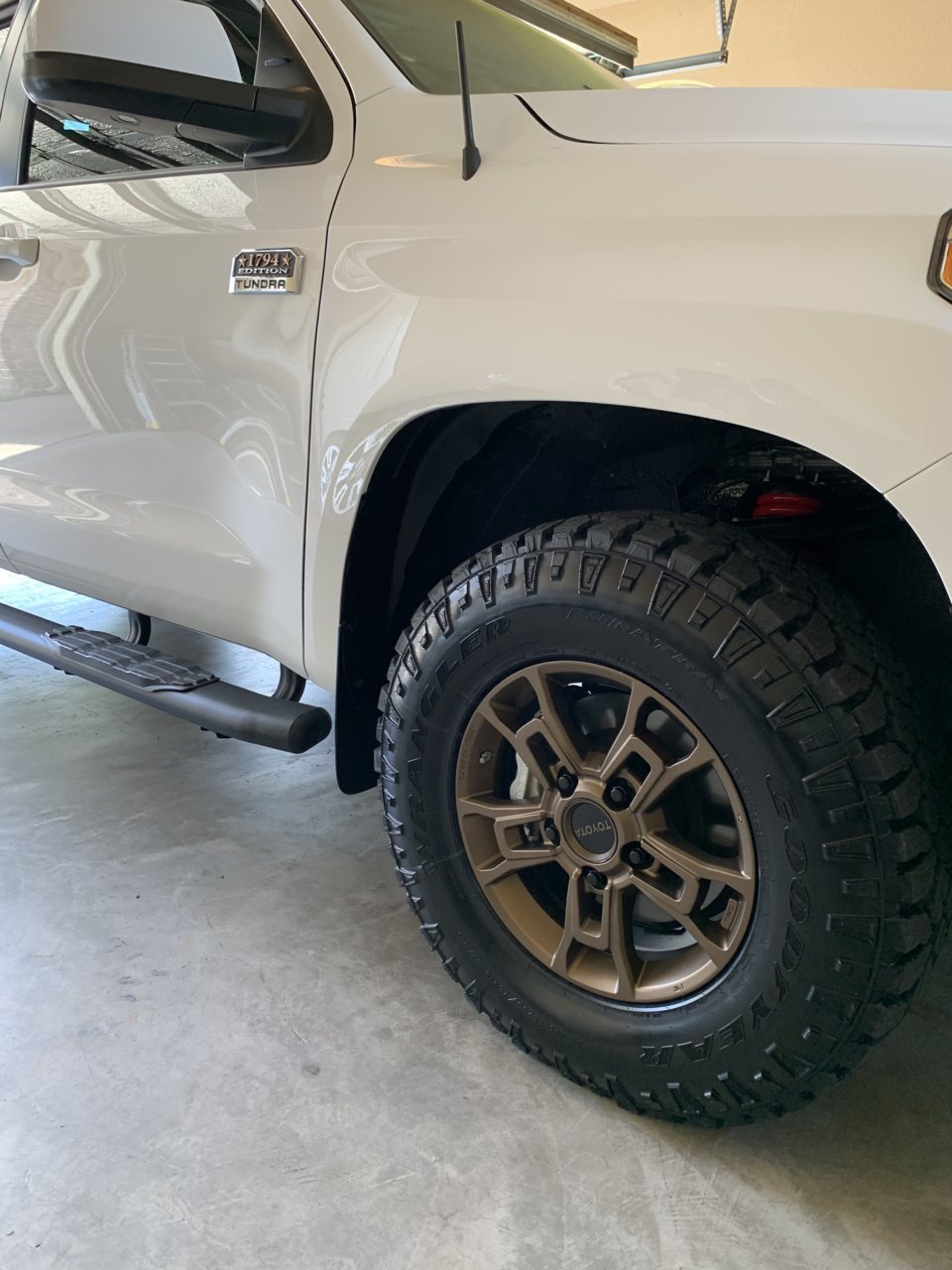 photo 2 Toyota Tundra custom wheels 18x8.0, ET , tire size 285/75 R18. x ET