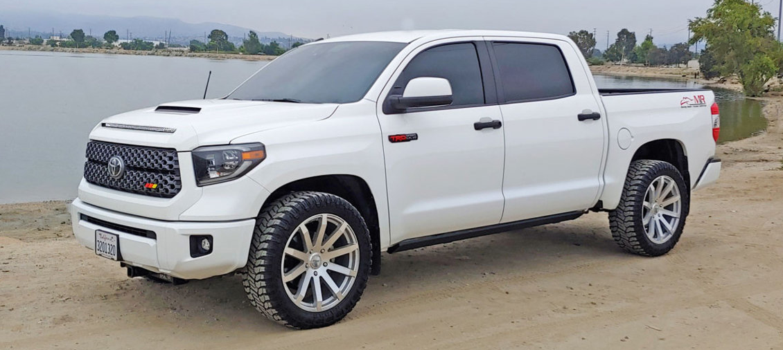 photo 1 Toyota Tundra custom wheels   22x9.5, ET +30, tire size 285/50 R22. x ET 