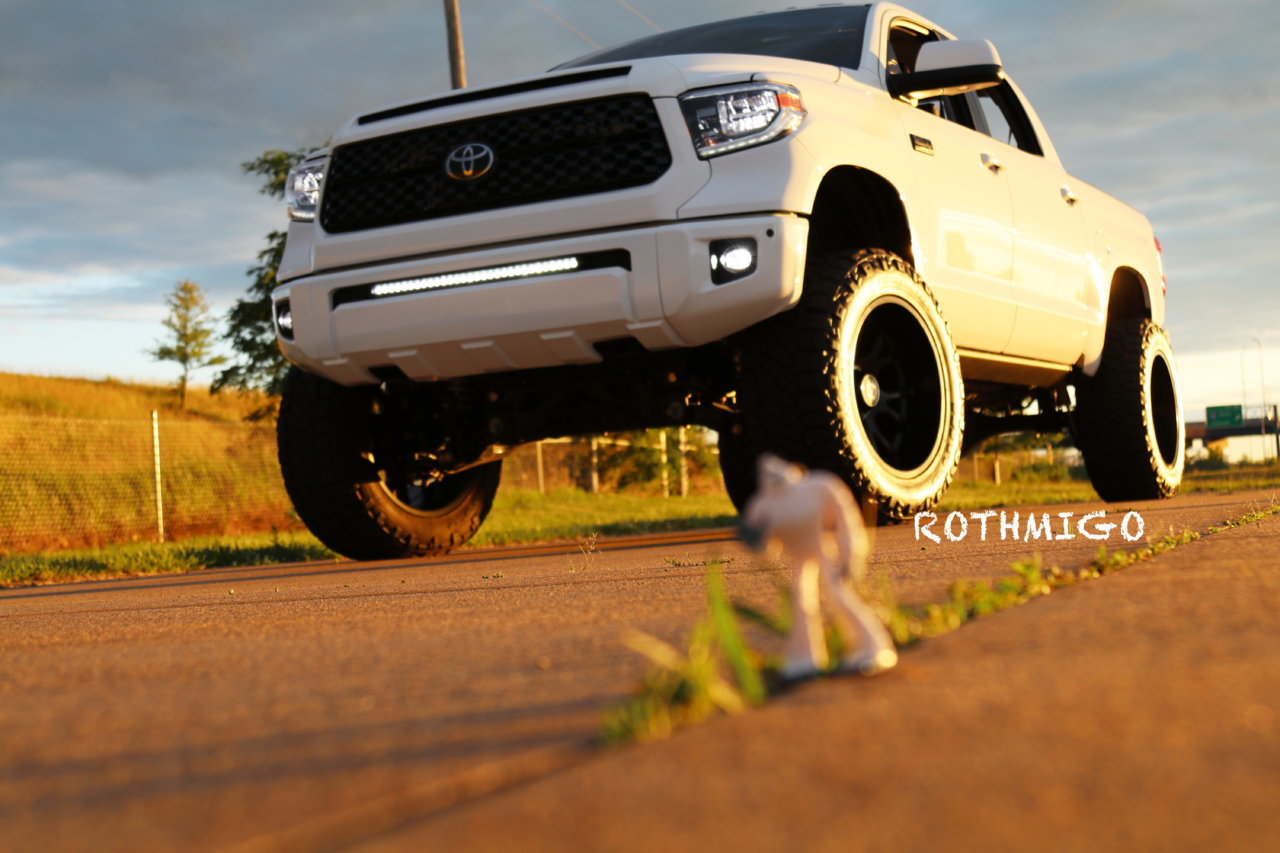 photo 2 Toyota Tundra custom wheels   22x12.0, ET -44, tire size 37X13.5 R22. x ET 