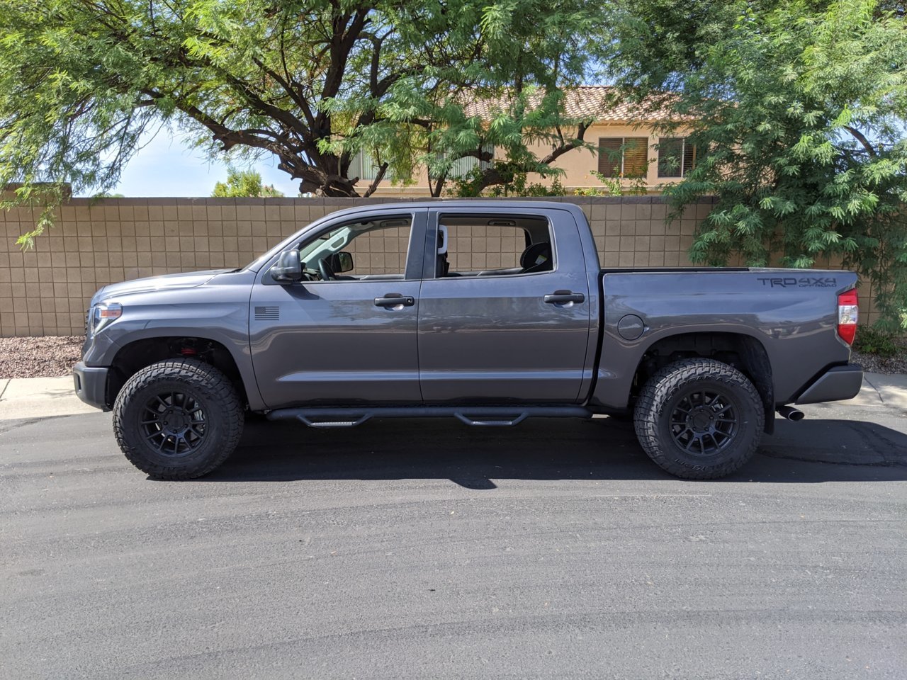 photo 1 Toyota Tundra custom wheels 18x9.0, ET , tire size 295/70 R18. x ET