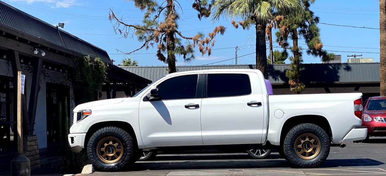 photo 2 Toyota Tundra custom wheels   18x9.0, ET +25, tire size 35X12.5 R18. x ET 
