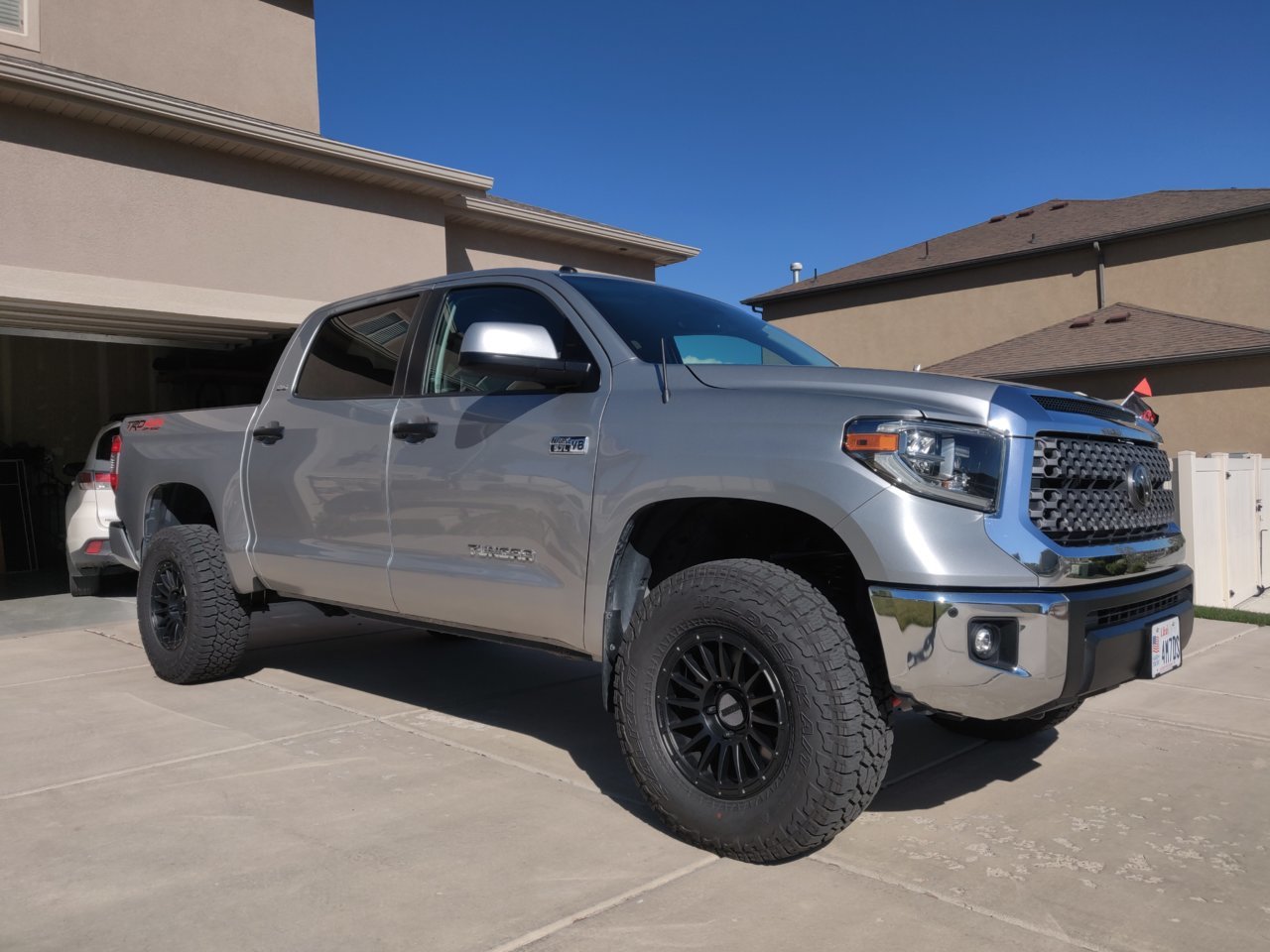 photo 1 Toyota Tundra custom wheels   18x9.0, ET , tire size 295/79 R18. x ET 