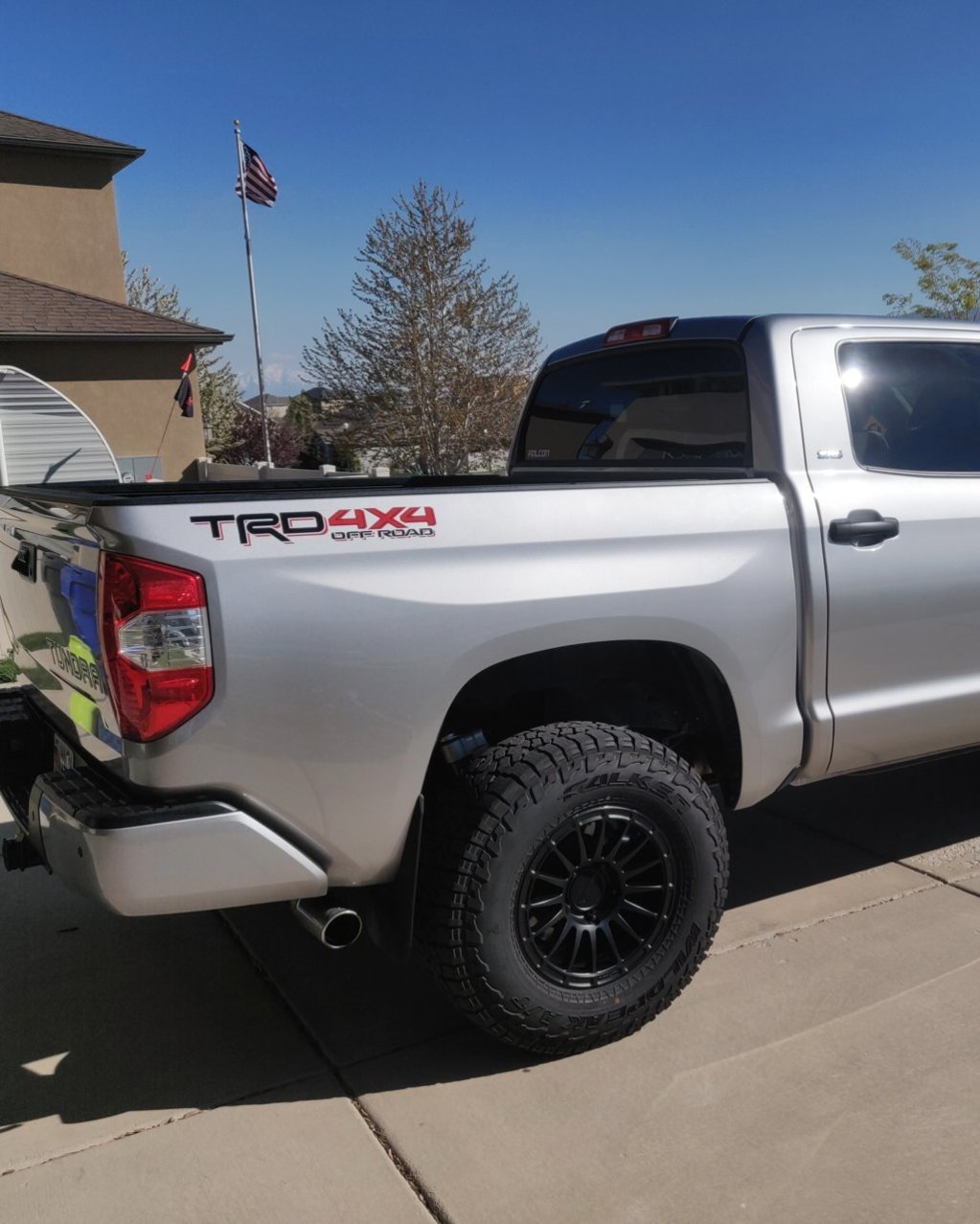 photo 2 Toyota Tundra custom wheels   18x9.0, ET , tire size 295/79 R18. x ET 