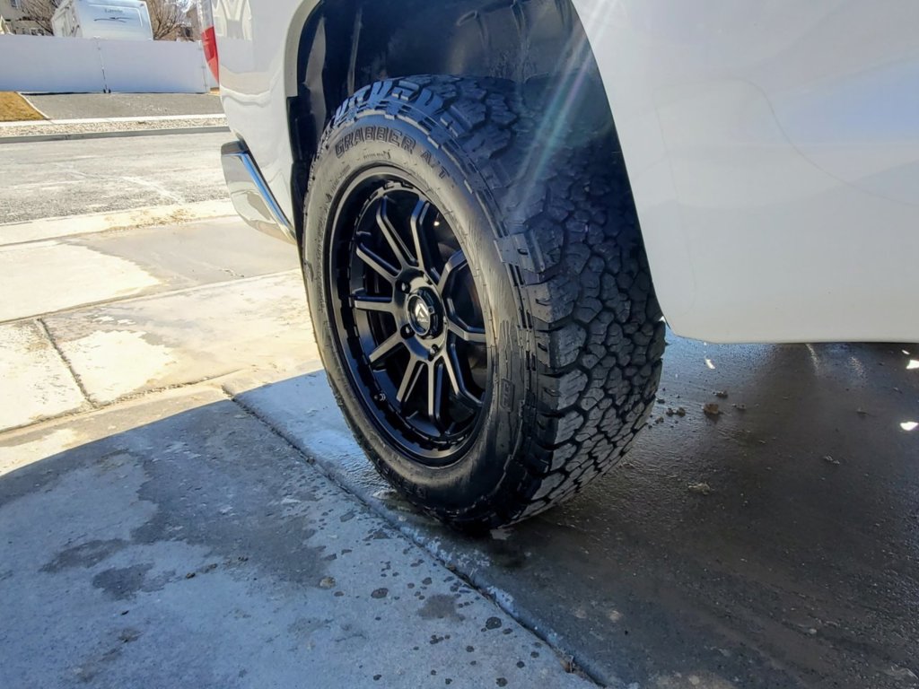 photo 2 Toyota Tundra custom wheels 20x9.0, ET +20, tire size 275/60 R20. x ET