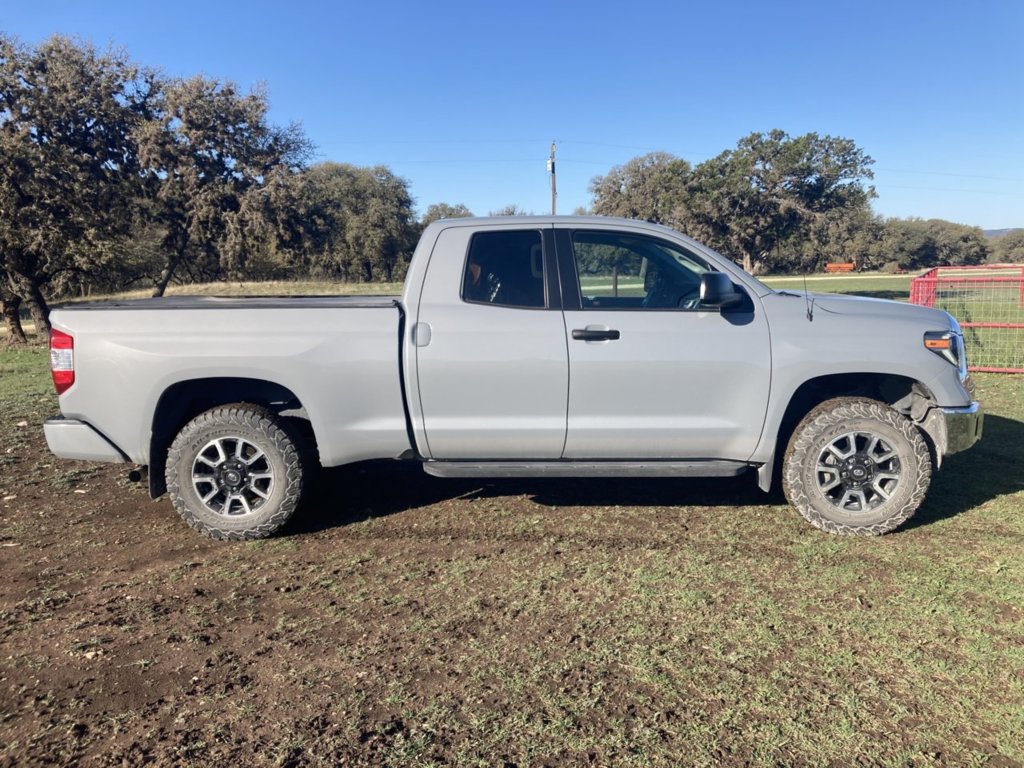 photo 2 Toyota Tundra custom wheels 18x8.0, ET , tire size 275/70 R18. x ET