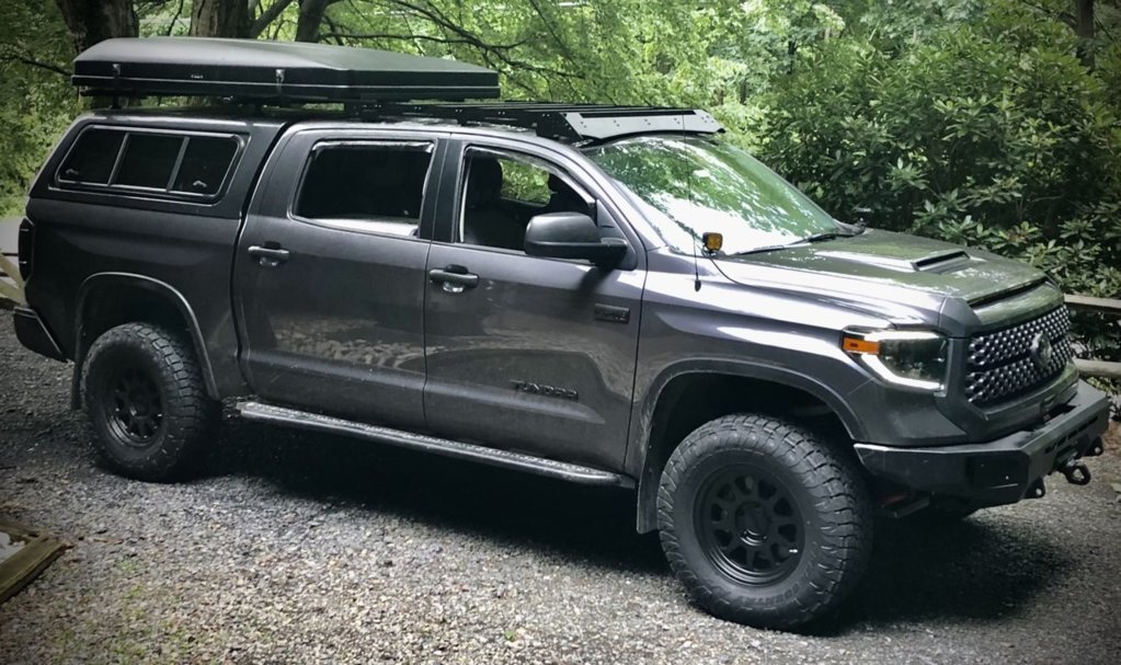 photo 2 Toyota Tundra custom wheels 18x9.0, ET +18, tire size 35X12.5 R18. x ET