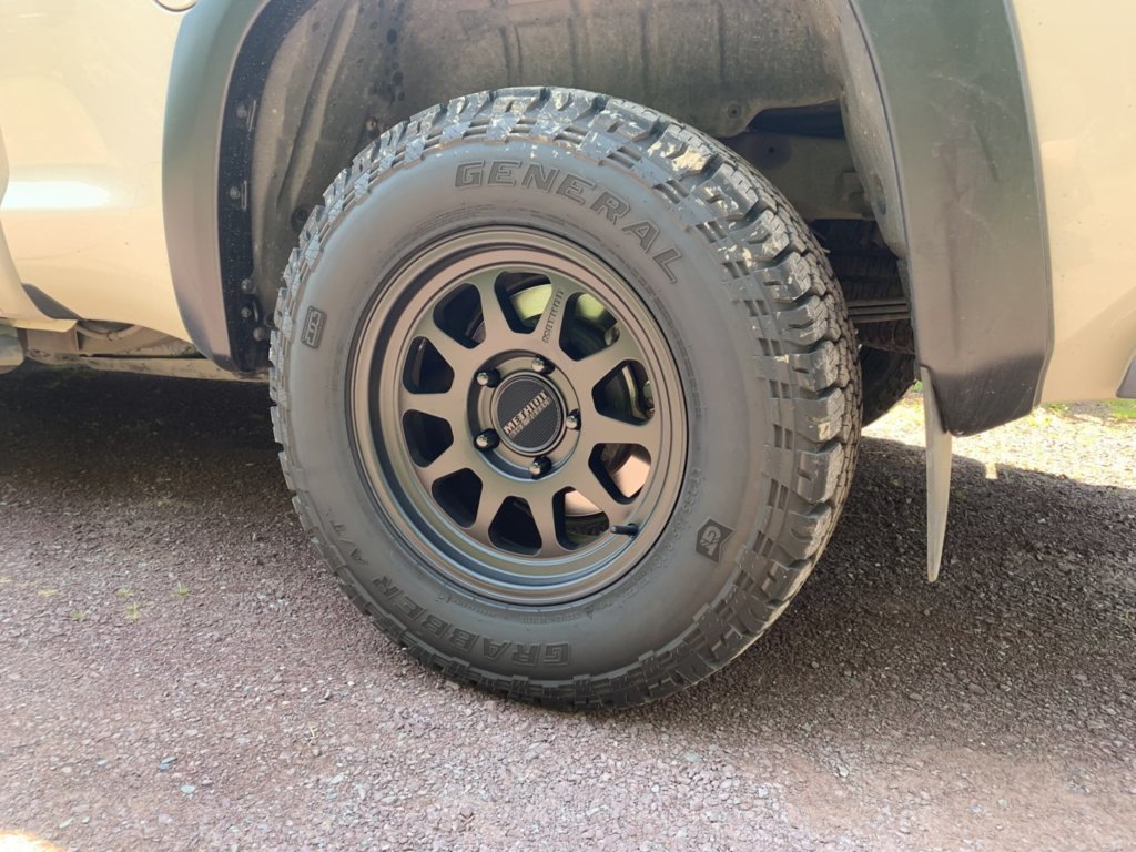 photo 2 Toyota Tundra custom wheels   18x9.0, ET +18, tire size 285/65 R18. x ET 