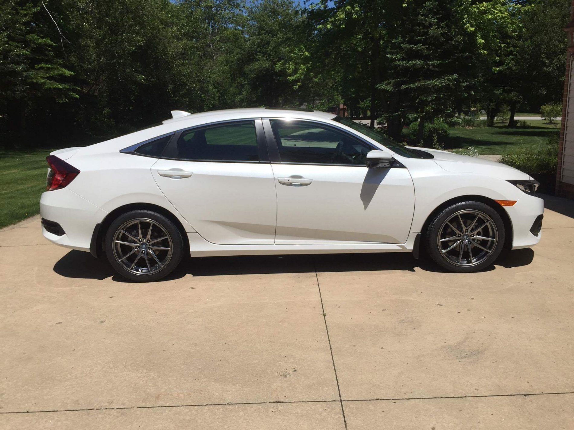 photo 4 Honda Civic custom wheels   18x8.0, ET +35, tire size 235/40 R18. x ET 