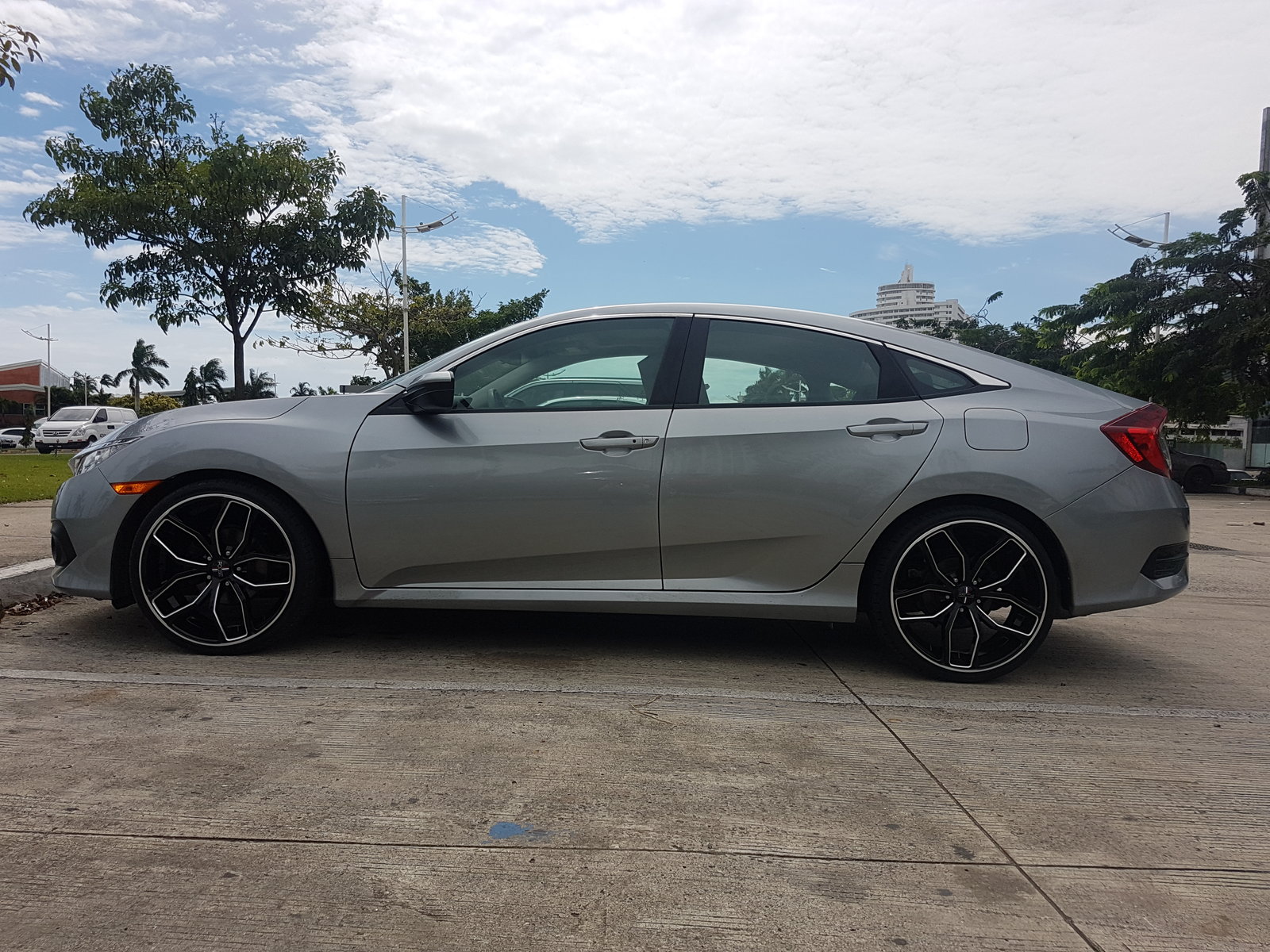 photo 1 Honda Civic custom wheels   20x8.5, ET +35, tire size 235/30 R20. x ET 