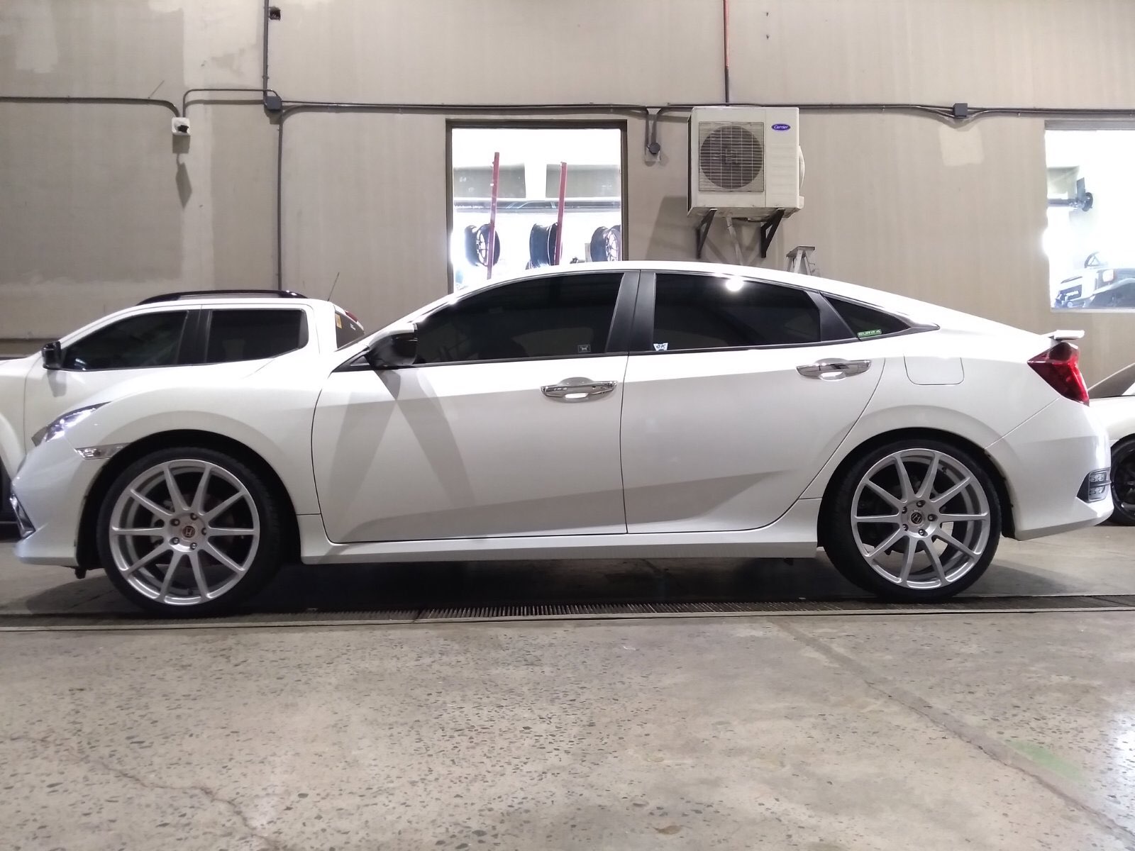 photo 1 Honda Civic custom wheels 19x8.5, ET +40, tire size 235/35 R19. x ET