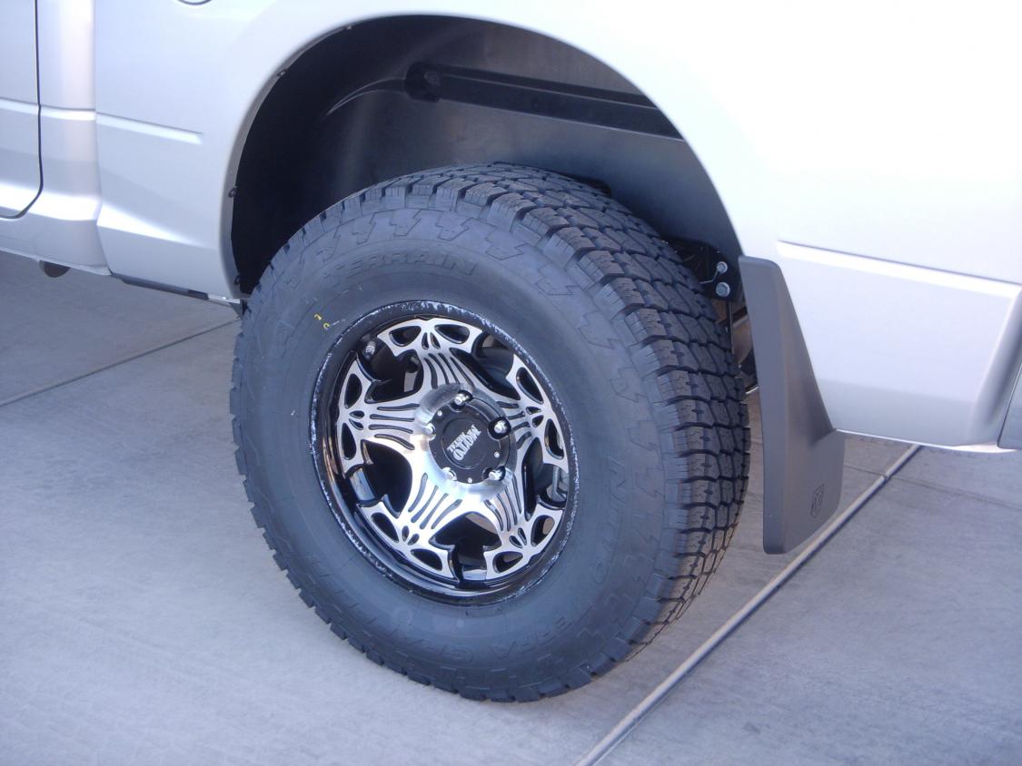 photo 3 Dodge Ram 1500 custom wheels   18x, ET , tire size 295/70 R18. x ET 