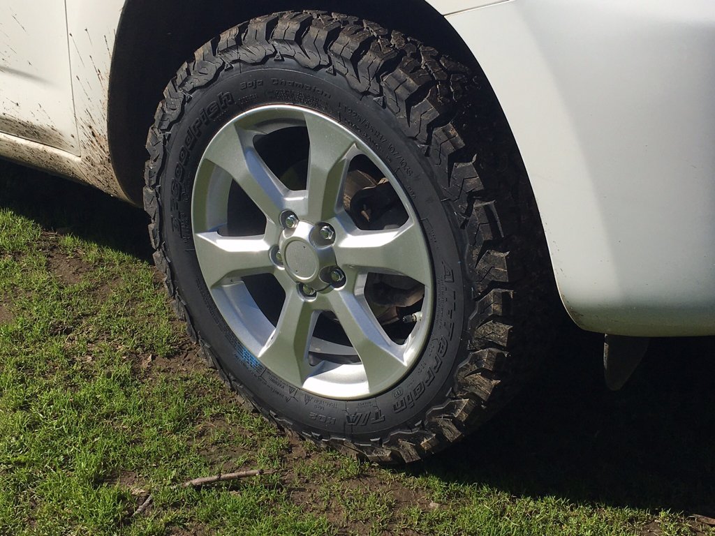 photo 3 Toyota RAV4 custom wheels 17x, ET , tire size 225/65 R17. x ET