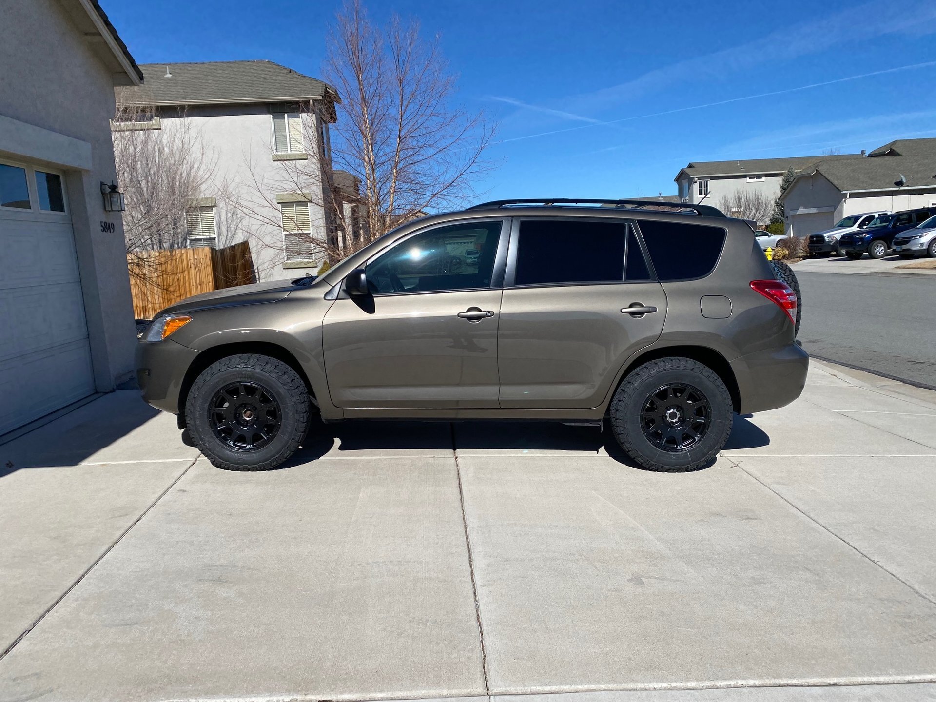 photo 2 Toyota RAV4 custom wheels 16x7.0, ET +15, tire size 225/75 R16. x ET